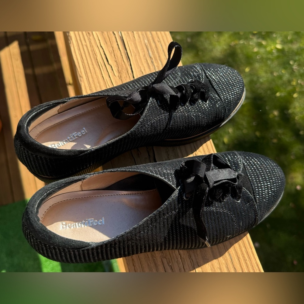 Beautifeel Women’s Jane Sneakers, Size 38, Black Linear Print Suede, Like New